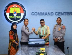 Bidhumas Polda Sumsel Terima Hibah Lensa Kamera Tele dari Divisi Humas Polri