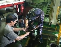 Unsur TNI AL, KRI Matabongsang-873 Selamatkan Kapal MV Serenity-09 Yang Mengalami Kerusakan Mesin di Samudera Pasifik