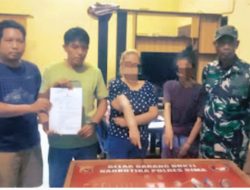 Polres Bima Menerima Penyerahan 2 Perempuan Terduga Pengedar Sabu Dengan BB 0,48