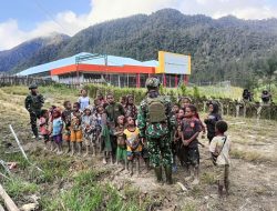 Jejak Kebaikan di Tanah Papua, Satgas TNI Menebar Senyum di Kampung Mayuberi yang Terpencil