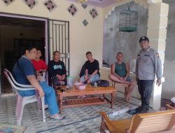 Ciptakan Situasi Tetap Kondusif, Kanit Samapta Polsek Kuala Behe Sambangi Warga Dialogis Kamtibmas