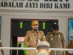 Sinergi untuk Syariat, Bupati Al-Farlaky Dukung Satpol PP dan WH Melalui Seragam Baru
