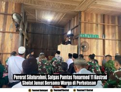 Pererat Silaturahmi, Satgas Yonarmed 11 Kostrad Sholat Jumat Bersama Warga di Perbatasan