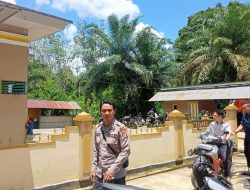 Polsek Kuala Behe Laksanakan Pengamanan Ibadah Sholat Jumat, Wujud POLRI Hadir Di Tengah Masyarakat