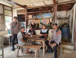 Sampaikan Pesan Kamtibmas Kepada Warga Saat Samapta Polsek Menyuke Laksanakan Patroli Siang