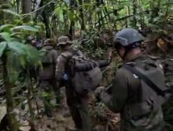 Personel Berjalan Kaki Sisir Daratan Dalam Pencarian Iptu Tomi Samuel Marbun