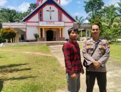 Laksanakan Pengamanan Di Gereja, Polsek Ngabang Siap Berikan Rasa Aman Untuk Umat Kristiani Beribadah