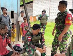 Tingkatkan Taraf Kesehatan di Ujung Negeri, Satgas Yonif 131/Brajasakti Gelar Yankes di Perbatasan Papua