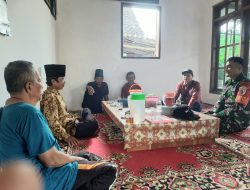 Babinsa Koramil Kalipare Tingkatkan Sinergi dengan Tokoh Masyarakat Ngembul Melalui Komsos