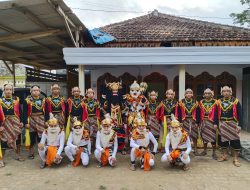 Antusiasme Warga RT 08/09 Desa Putukrejo dalam Peringatan Bersih Desa ke-121 dengan Tema Anoman Obong