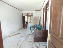 TMMD Ke-124 : Wujudkan Impian Masyarakat, Perehaban RTLH Tahap Pasang Pintu