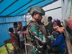 Di Tengah Sunyi Pegunungan, Satgas TNI Jadi Pelita Harapan Bagi Warga Sakit