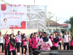 Personel Polres Buru dan Bhayangkari Cabang Buru Gelar Olahraga Bersama dalam Rangka Memperingati Hari Kartini