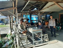 Patroli Dialogis Siang Hari, Polsek Mandor Dekatkan Diri dengan Warga