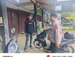 Dekat dengan Masyarakat, Polsek Sengah Temila Tetap Semangat Patroli Meski Hari Libur