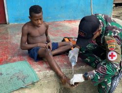 Kesehatan Pangkal Kesejahteraan, Satgas Yonif 131/Brajasakti Berikan Layanan Kesehatan Gratis Kepada Masyarakat Perbatasan Papua