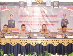 Asistensi Panen Raya Jagung di Sanggau, Wakapolda Kalbar Tekankan Sinergi dan Evaluasi Kinerja