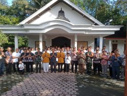 Bersinergi Bersama Tiga Pilar, Forkopimcam Garum Monitoring Kegiatan Ibadah Hari Raya Waisak 2025
