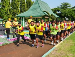 Uji Kemampuan Fisik Prajurit Kodim 0808/Blitar Melalui Samapta Periodik