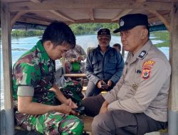 Babinsa Koramil 1705-03/Kwatisore Dampingi Kepala Distrik Yaur Meninjau Jalannya Ujian Sekolah Siswa SDN YAUR di Wilayah Binaan