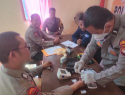 Dokkes Polres Landak Laksanakan Pelayanan Kesehatan di Polsek Sengah Temila
