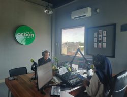 Bidhumas Polda Sumsel Tegaskan Bahaya Hoaks Lewat Talk Show di Radio Orban