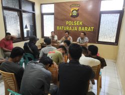 Polsek Baturaja Barat Lakukan Pembinaan kepada Pemuda yang Diduga Terlibat Pungli di Kelurahan Batu Kuning