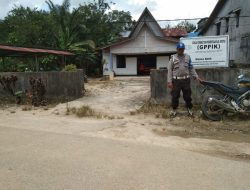 Personel Polsek Kuala Behe Lakukan Pengamanan Ibadah Minggu Kasih