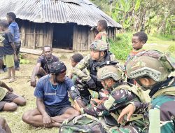 Kabut Pegunungan dan Senyum Wombru Ketika TNI Peduli Kesehatan Warga Papua