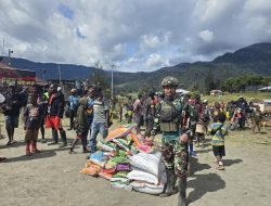 Loreng Pengabdian: Satgas TNI Hadirkan Senyum di Tengah Reruntuhan Harapan Gome