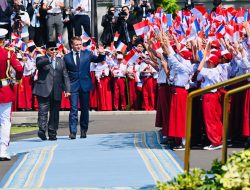 Kunjungan Kenegaraan Presiden Republik Prancis disambut Secara Resmi oleh Presiden Prabowo Subianto di Istana Merdeka