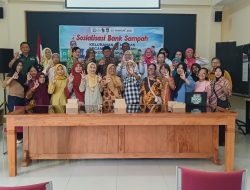 Ciptakan Lingkungan Yang Bersih & Sehat Babinsa Kemlayan Hadiri Sosialisasi Bank Sampah