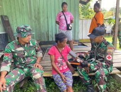 Peduli Kesehatan, Satgas Yonif 131/Brajasakti Gelar Pelayanan Kesehatan di Perbatasan Papua