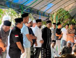 Bupati Al-Farlaky Hadiri Pemakaman Tokoh Masyarakat Simpang Ulim