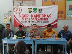 Kapolsek Tambora Turun ke Pos Satkamling, Dialog Akrab Bahas Keamanan Lingkungan Lewat Program “Ngopi Kamtibmas Di Pos Satkamling”