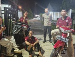 Sambangi warga Yang Sedang Kumpul/Nongkrong, Patroli Polsek Menjalin, Ajak Warga Jaga Kamtibmas Yang Kondusif