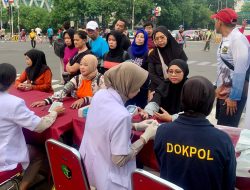 Hari Bhayangkara Ke 79, Polres Metro Jakarta Barat Hadirkan Pelayanan Kesehatan Gratis di CFD MH Thamrin – Kebon Sirih