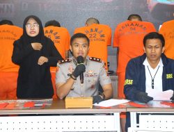 Polres Gresik Berantas Sindikat Pencurian Modus Ganjal ATM di 48 TKP, 5 Tersangka Ditangkap