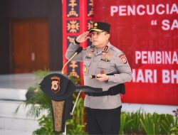 Polda Maluku Gelar Upacara Pencucian Pataka Salawaku Emarina, Ini Pesan Kapolda