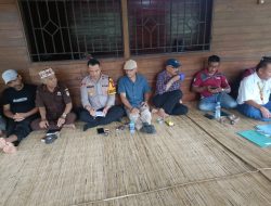 Kapolsek Sengah Temila Hadiri Musyawarah Tokoh Adat, Lintas Agama dan Forkopincam di Sekretariat DAD Sengah Temila