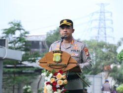 Kapolres Jakbar Pimpin Upacara Kenaikan Pangkat 56 Personil Polres Jelang Hari Bhayangkara ke-79