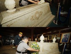 Setelah BJ Habibie, Hari ini Kapolri Ziarah ke Makam Presiden RI ke-2 Soeharto