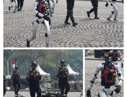 Robot Humanoid hingga Robot Dog Beratribut Polisi Ramaikan Monas dalam Persiapan Hari Bhayangkara ke-79
