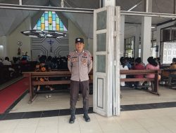 Polsek Menjalin Melaksanakan Pengamanan Ibadah Hari Minggu Demi Ciptakan Keamanan dan Ketertiban