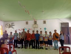Bhabinkamtibmas Wakili Kapolsek Sengah Temila di Acara Kelulusan SMP GKE Sidas