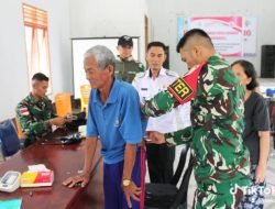 Satgas Yonkav 3/AC Bantu Posyandu Lansia Bersama Puskesmas Sebidang