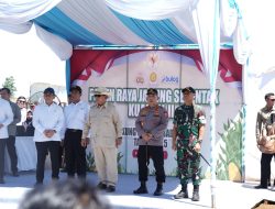 Panglima TNI Dampingi Presiden RI Tinjau Langsung Panen Raya Jagung di Kabupaten Bengkayang, Kalimantan Barat