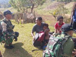 Satgas Yonif 521/DY Mengenal Lebih Dekat Dengan Masyarakat di Distrik Napua