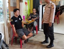 Polisi Sambangi Warga Ajak Jaga Kamtibmas Saat Patroli Malam