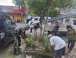 Aksi Babinsa Danukusuman, Guyup Rukun Bersama Warga Masyarakat Ciptakan Lingkungan Yang Bersih Sehat dan Indah